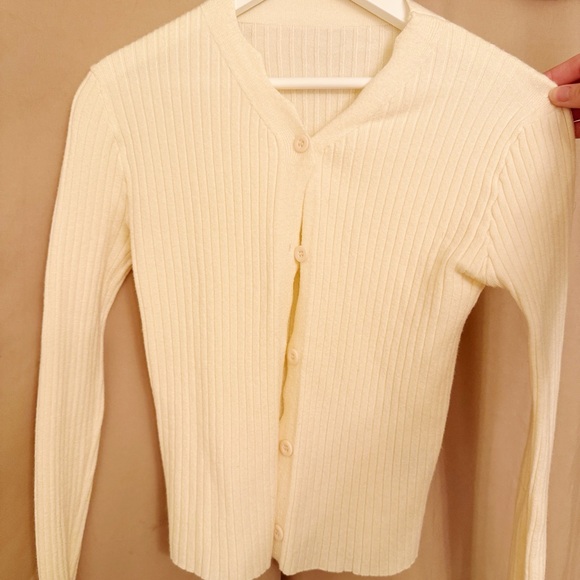 Chic Cream Ribbed Cardigan - Picture 2 of 5
